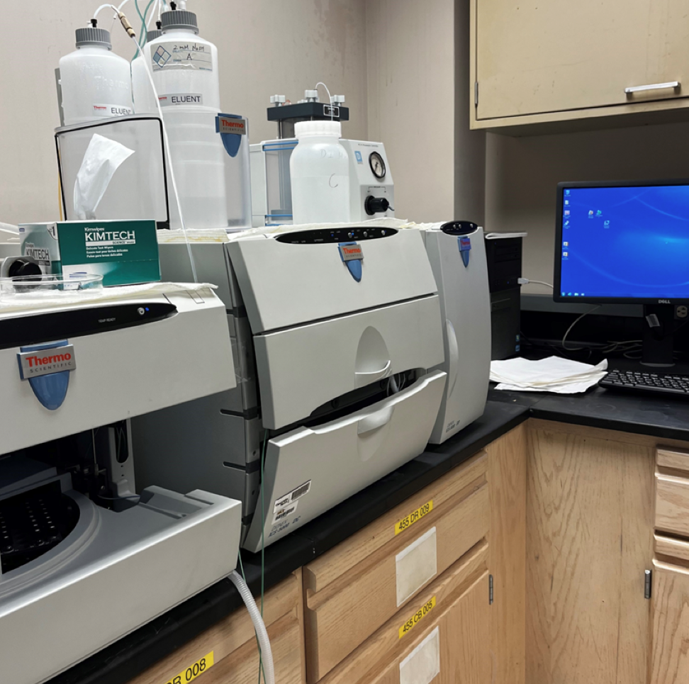 High Performance Anion Exchange Chromatograph with Pulsed Amperometric Detector